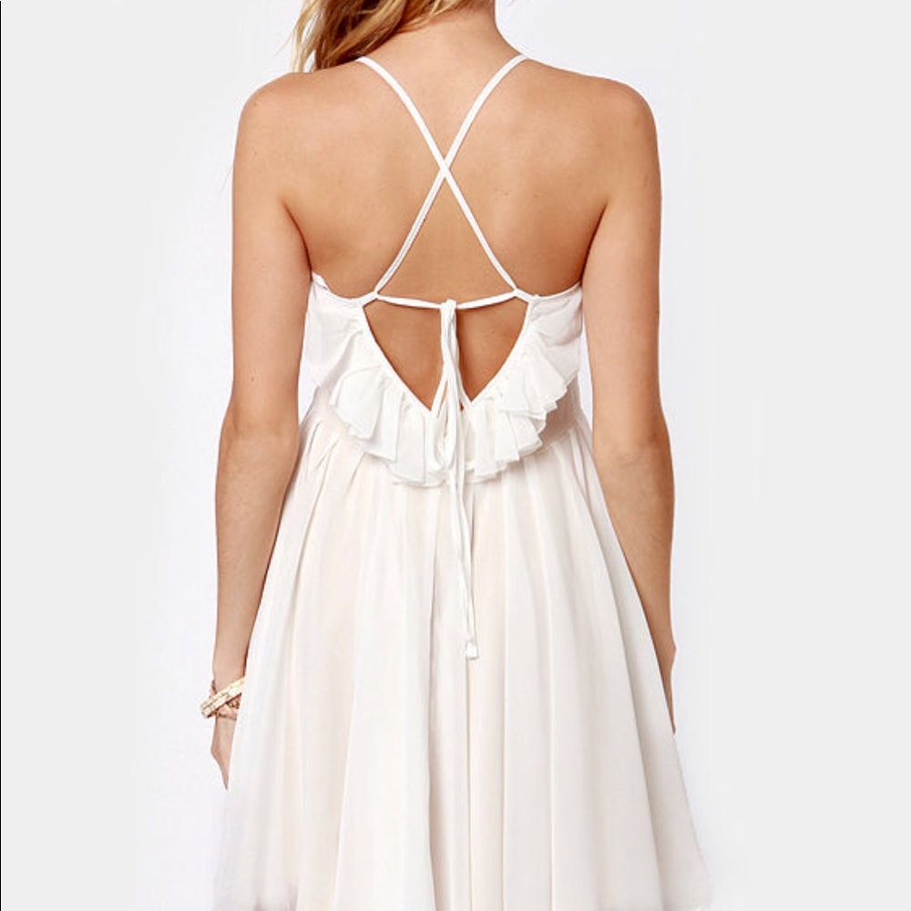 Pretty White Country Ruffle Dress 👗 - Picture 2 of 8